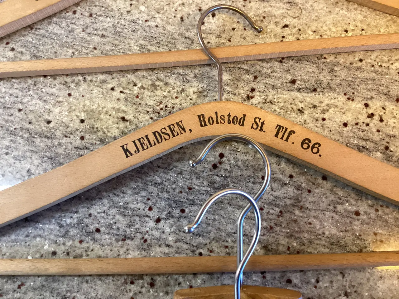 Billede 6 - Retro bøjler fra ældre tøjbutikker