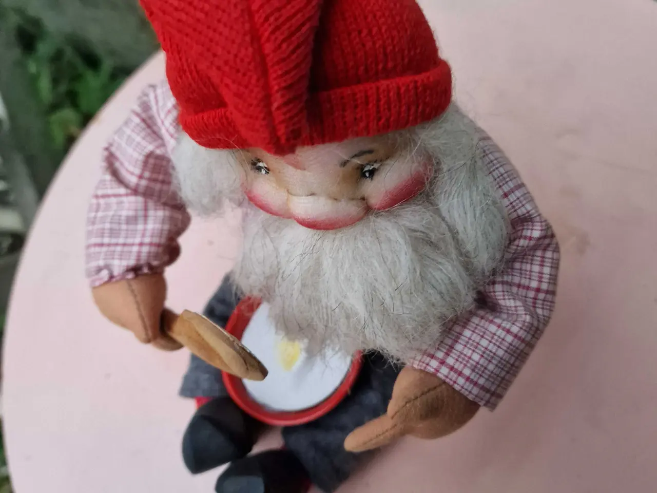 Billede 1 - Nisse med risengrødsfad