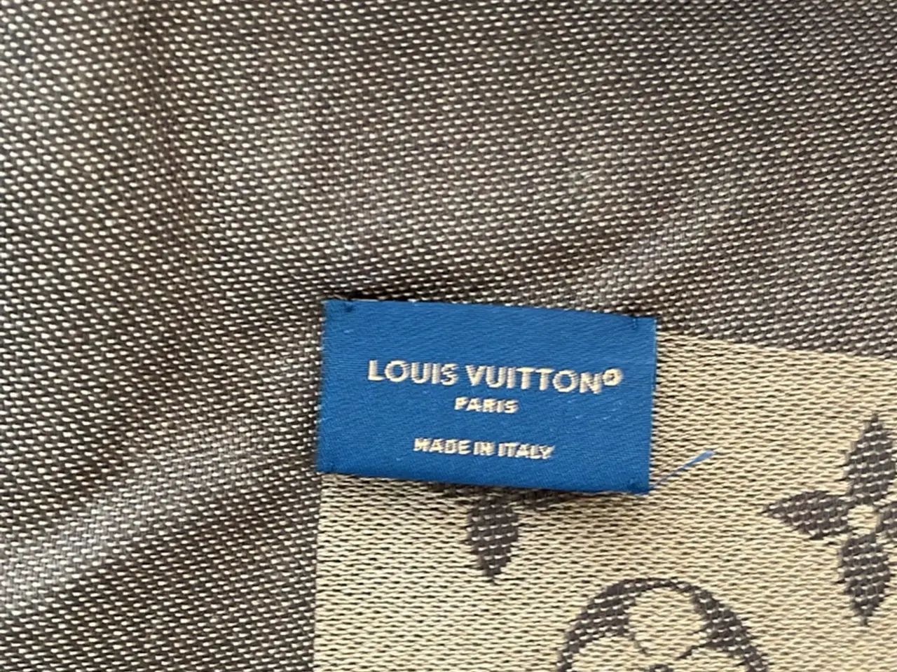 Billede 4 - Louis Vuitton tørklæde kvittering medfølger