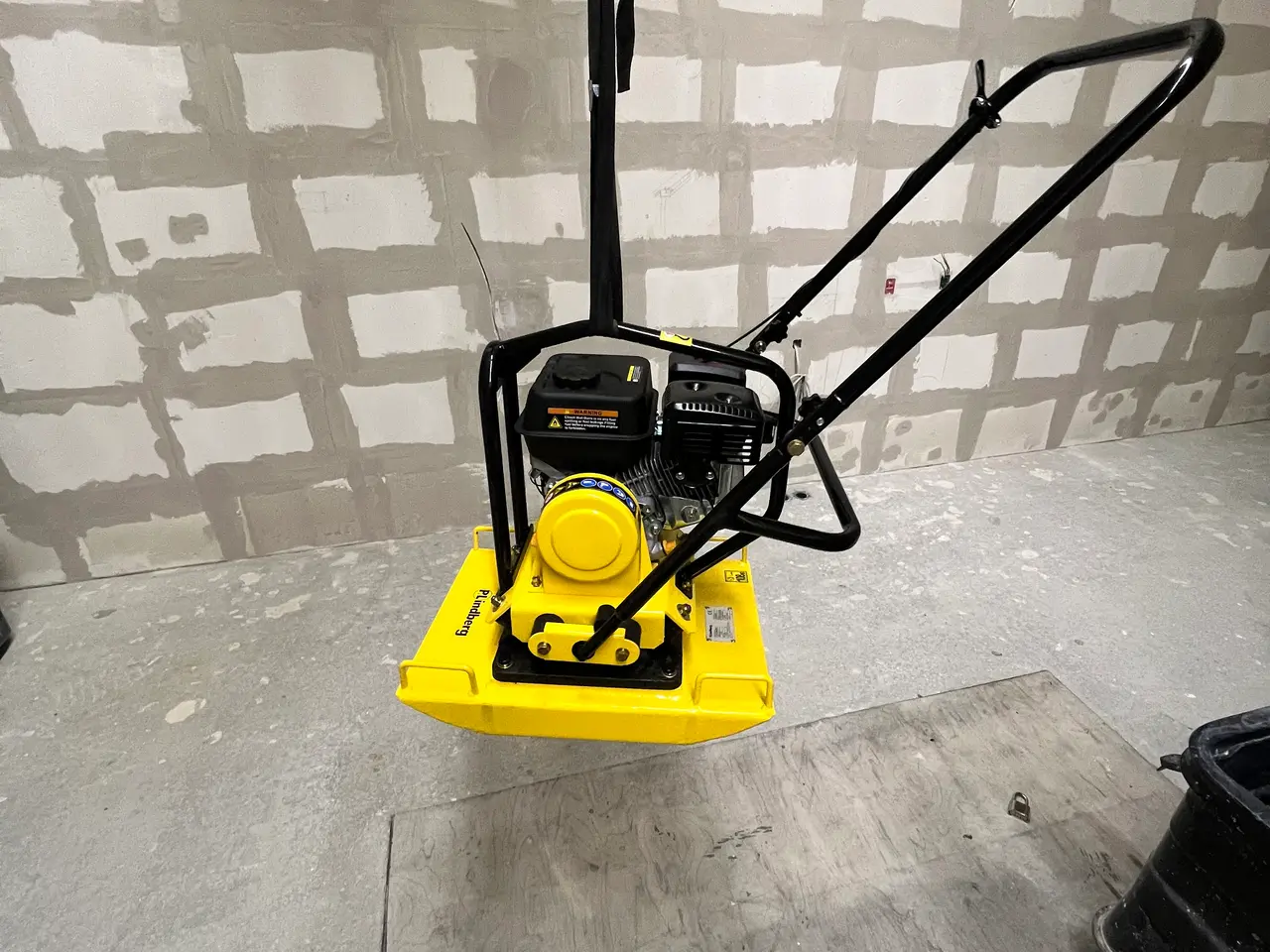 Billede 2 - Pladevibrator udlejes 87kg