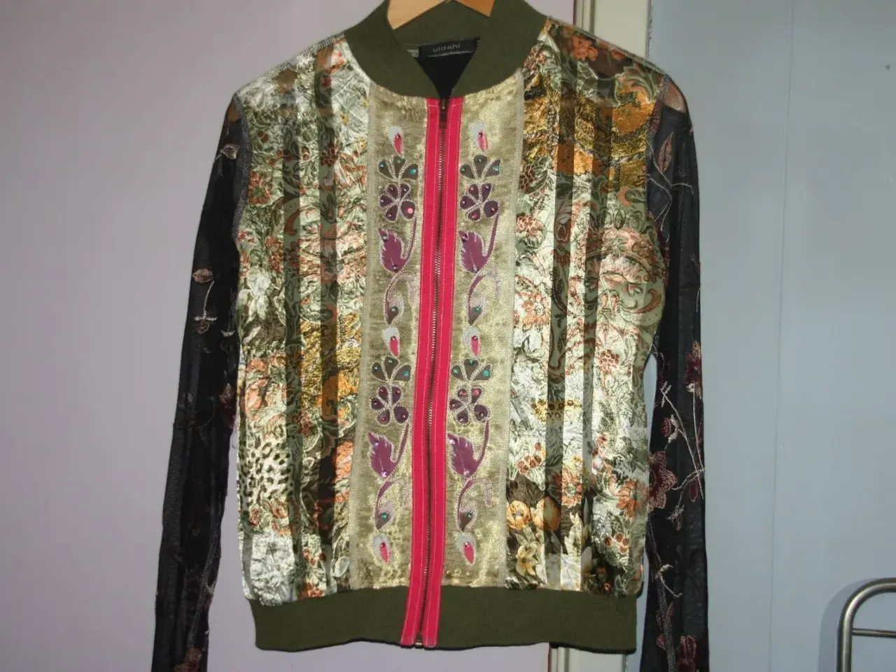 Billede 3 - Cardigan / bluse med lynlås fra Uldahl