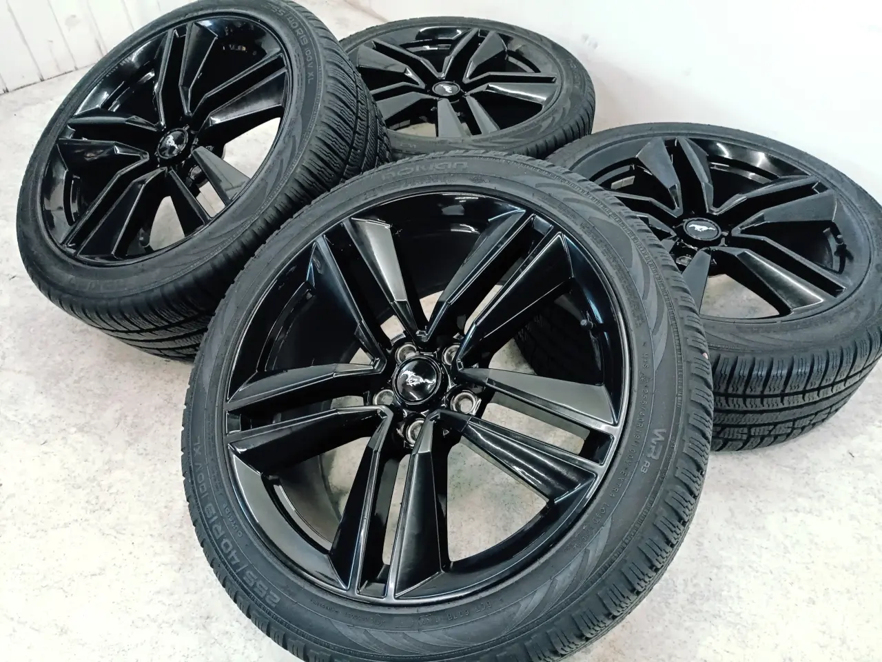 Billede 2 - 5x114,3 19" ET45 nav 70,1ø FORD MUSTANG vintersæt