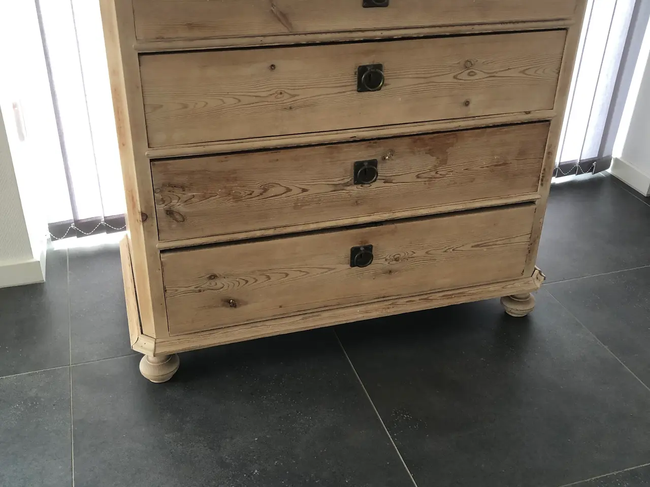 Billede 1 - Afsyret kommode
