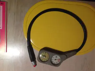 Manometer med dybdemåler