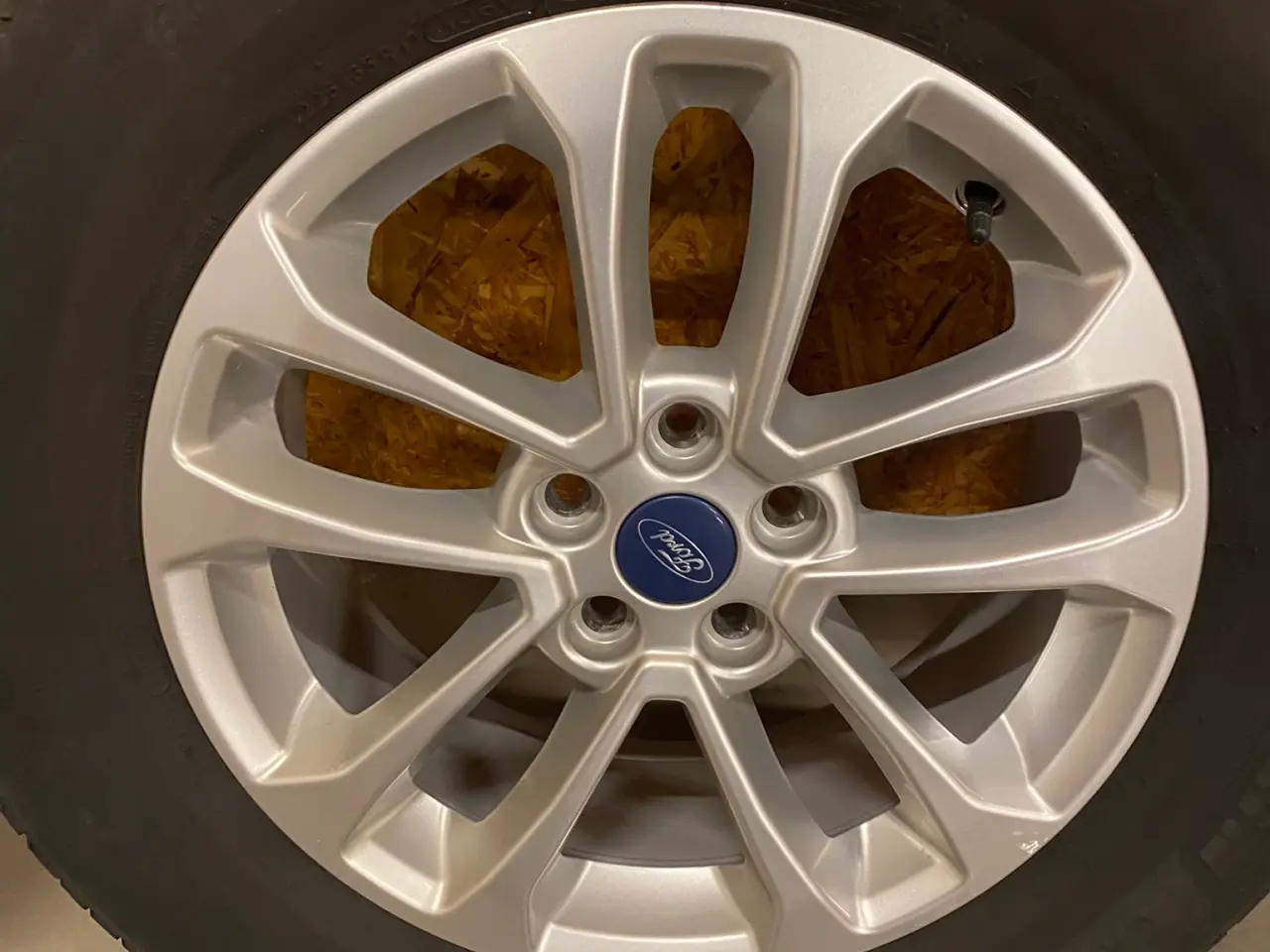Billede 3 - Ford Kuga Original 17" med Michelin Helårsdæk