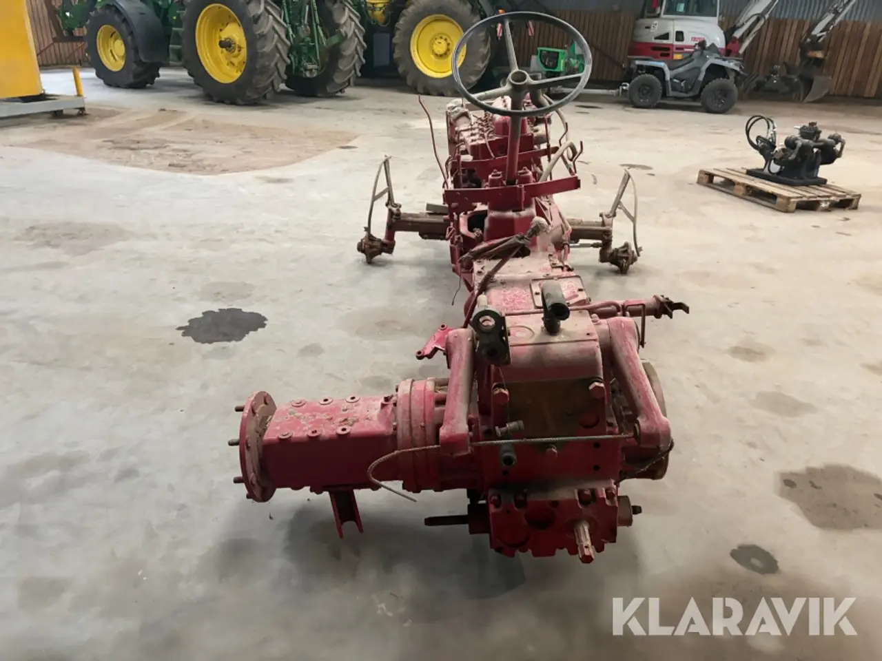 Billede 4 - Veterantraktor IH 844S med reservedele