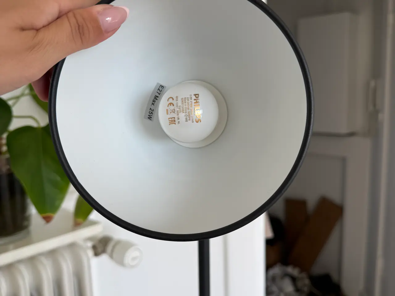 Billede 4 - Gulvlampe i sort