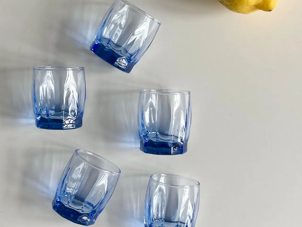Billede 1 - Lyseblå glas, 5 stk samlet