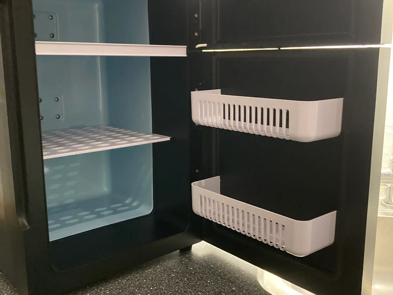 Billede 2 - Mini køleskab 20L - helt nyt og aldrig brugt