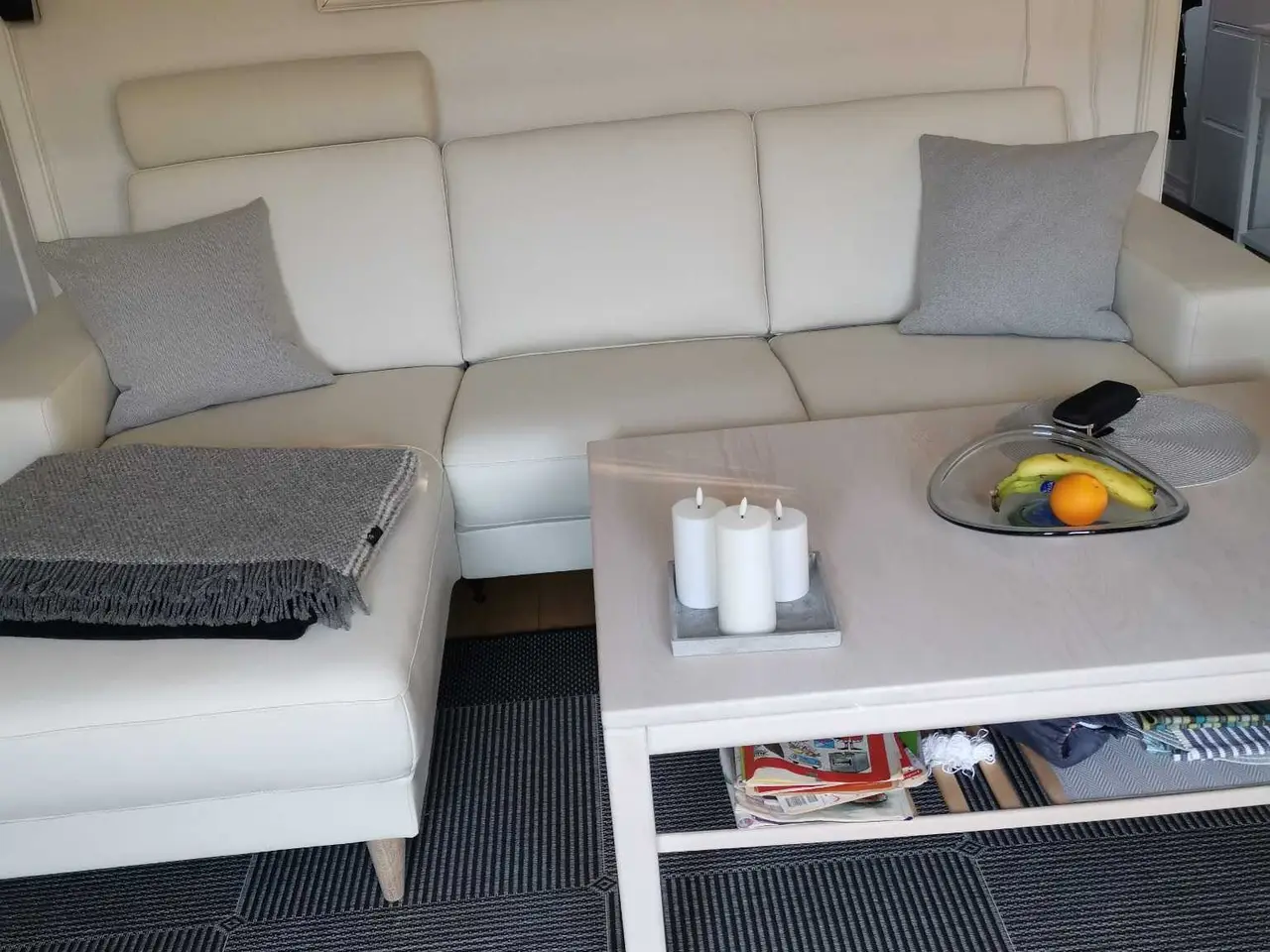 Billede 1 - Hvid læder sofa