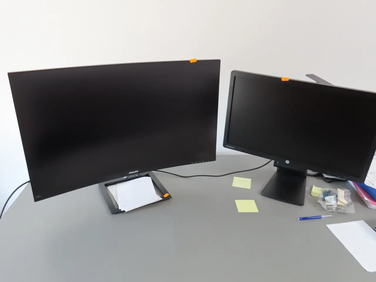 Billede 1 - 2 stk. Computerskærme PHILIPS 325E, HP EliteDisplay E231