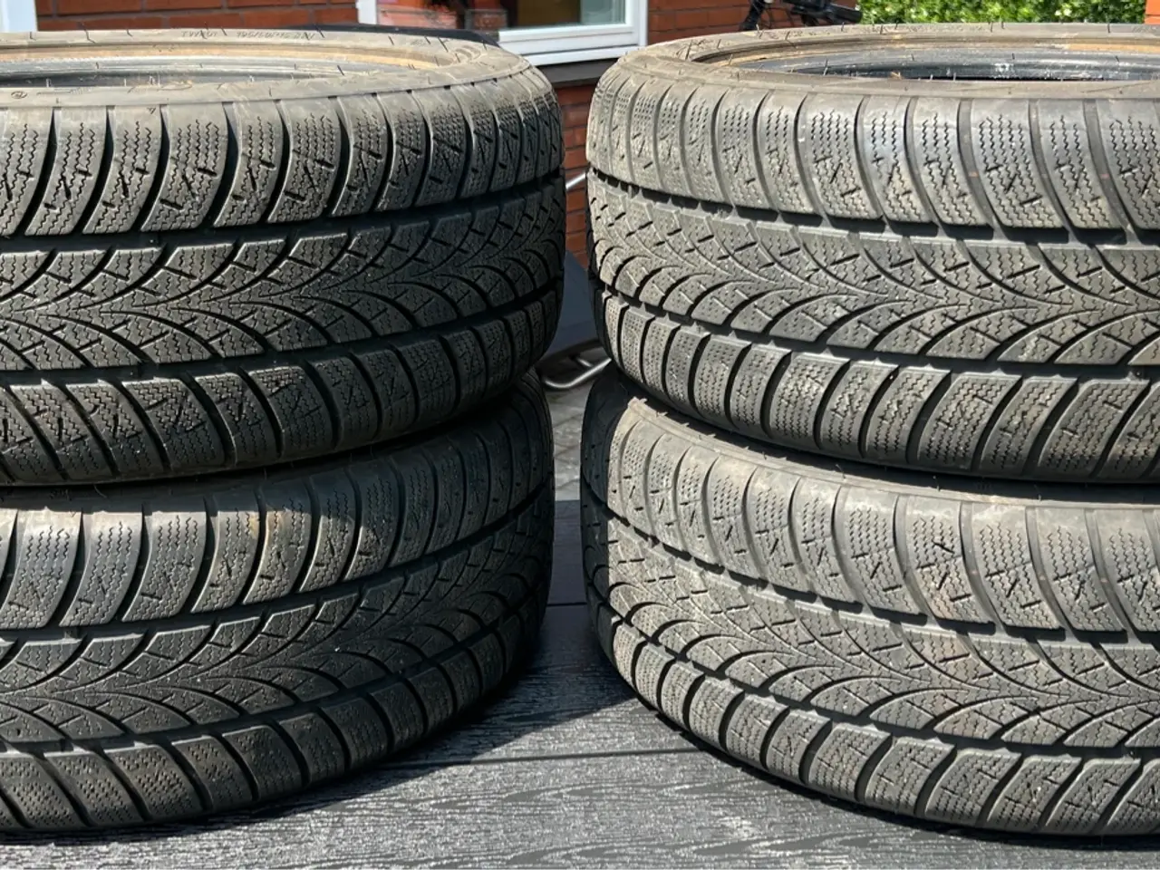 Billede 2 - Vinterdæk-195/50R15