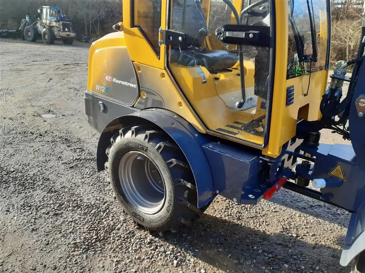 Billede 6 - Eurotrac W12 F  mellem tårn