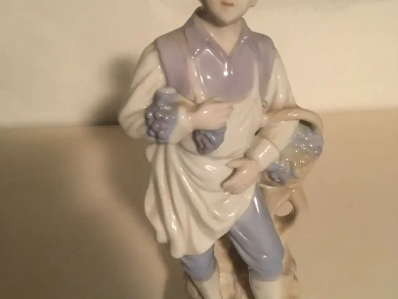 Billede 5 - Sød porcelænsfigur