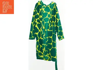 Badekåbe med dino-design fra H&M (str. 140)
