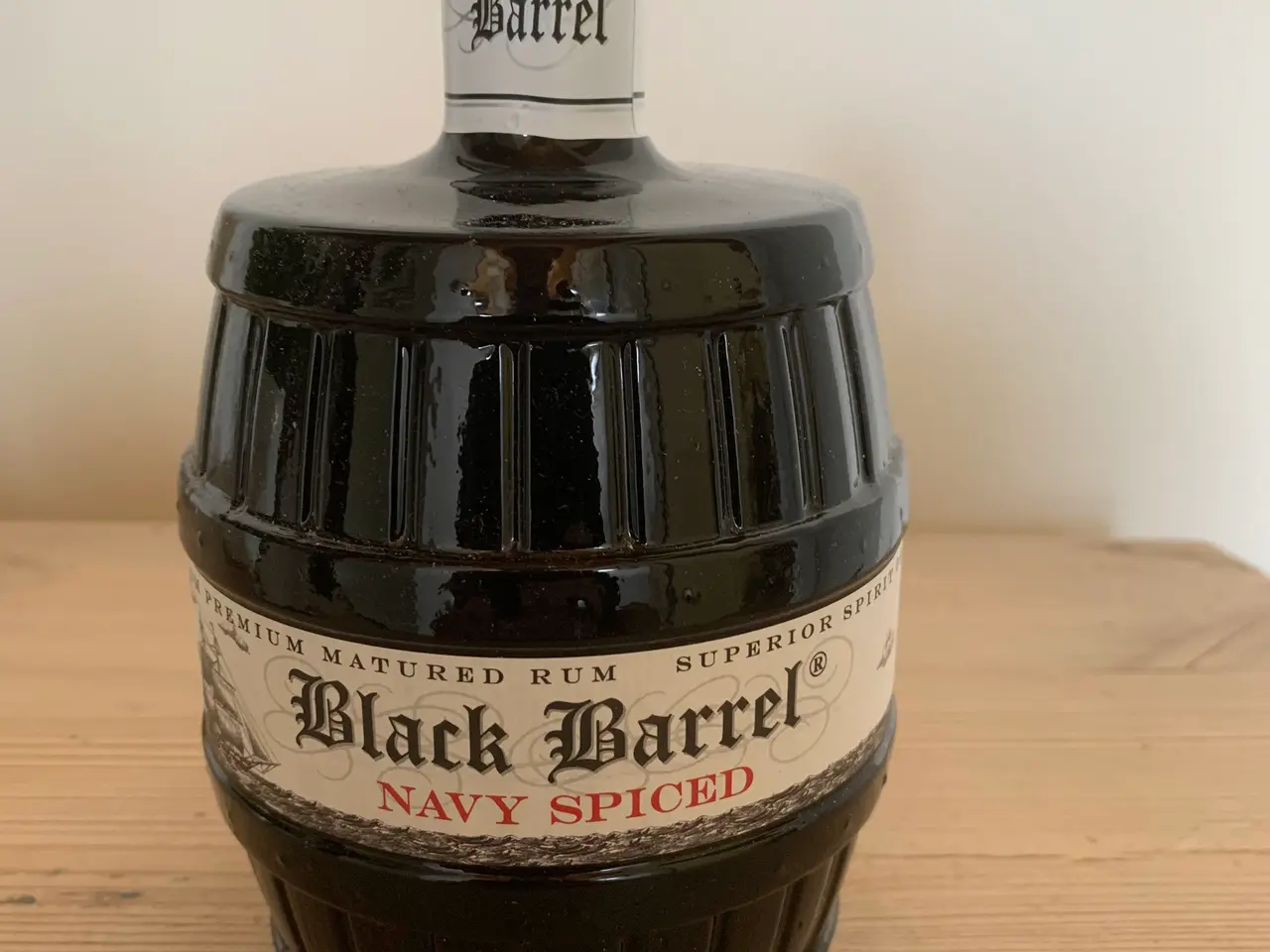 Billede 1 - Black Barrel Navy Spiced rom 70 cl 40%