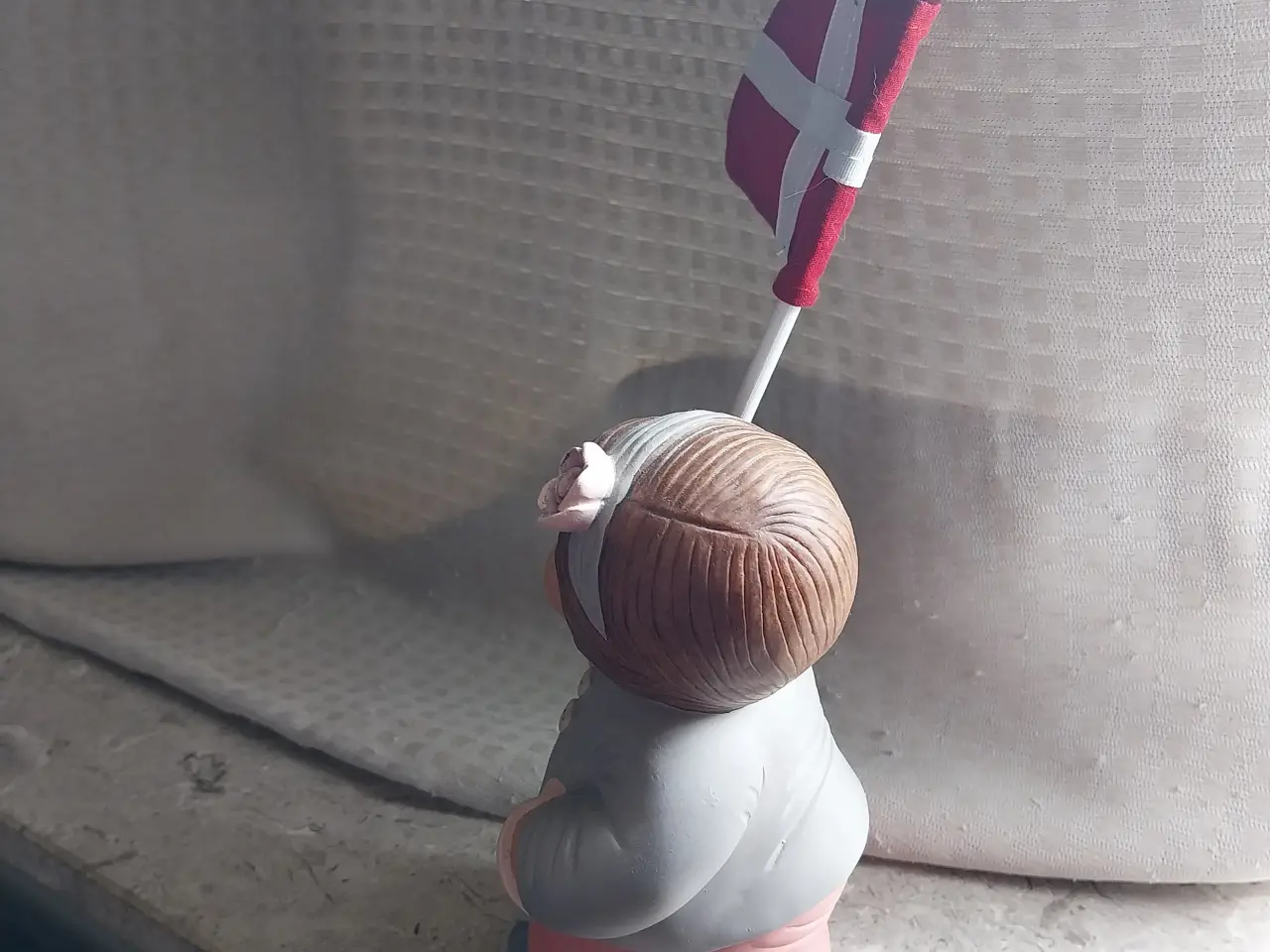 Billede 3 - Klarborg Pige med flag