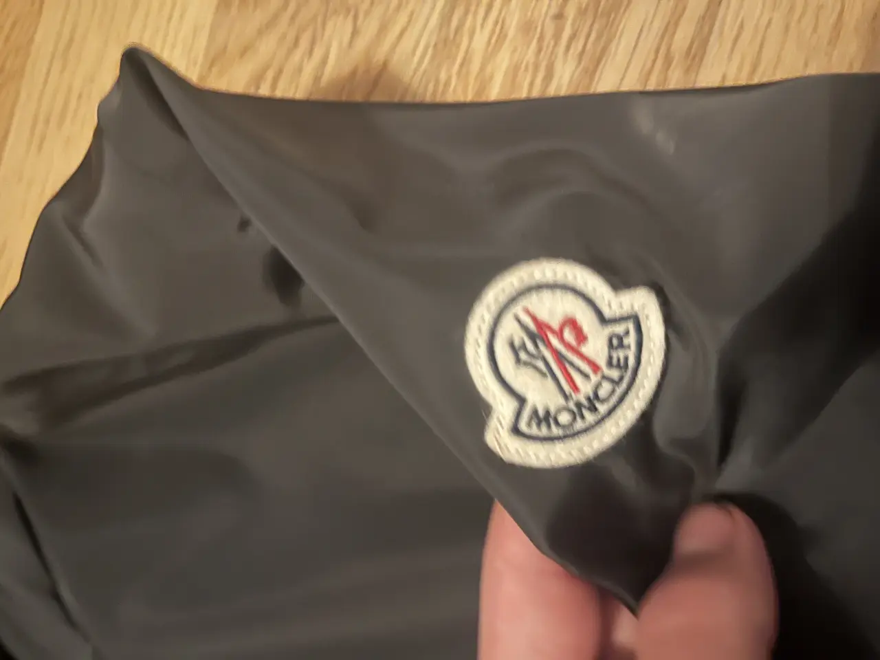 Billede 2 - Helt ny moncler vindjakke