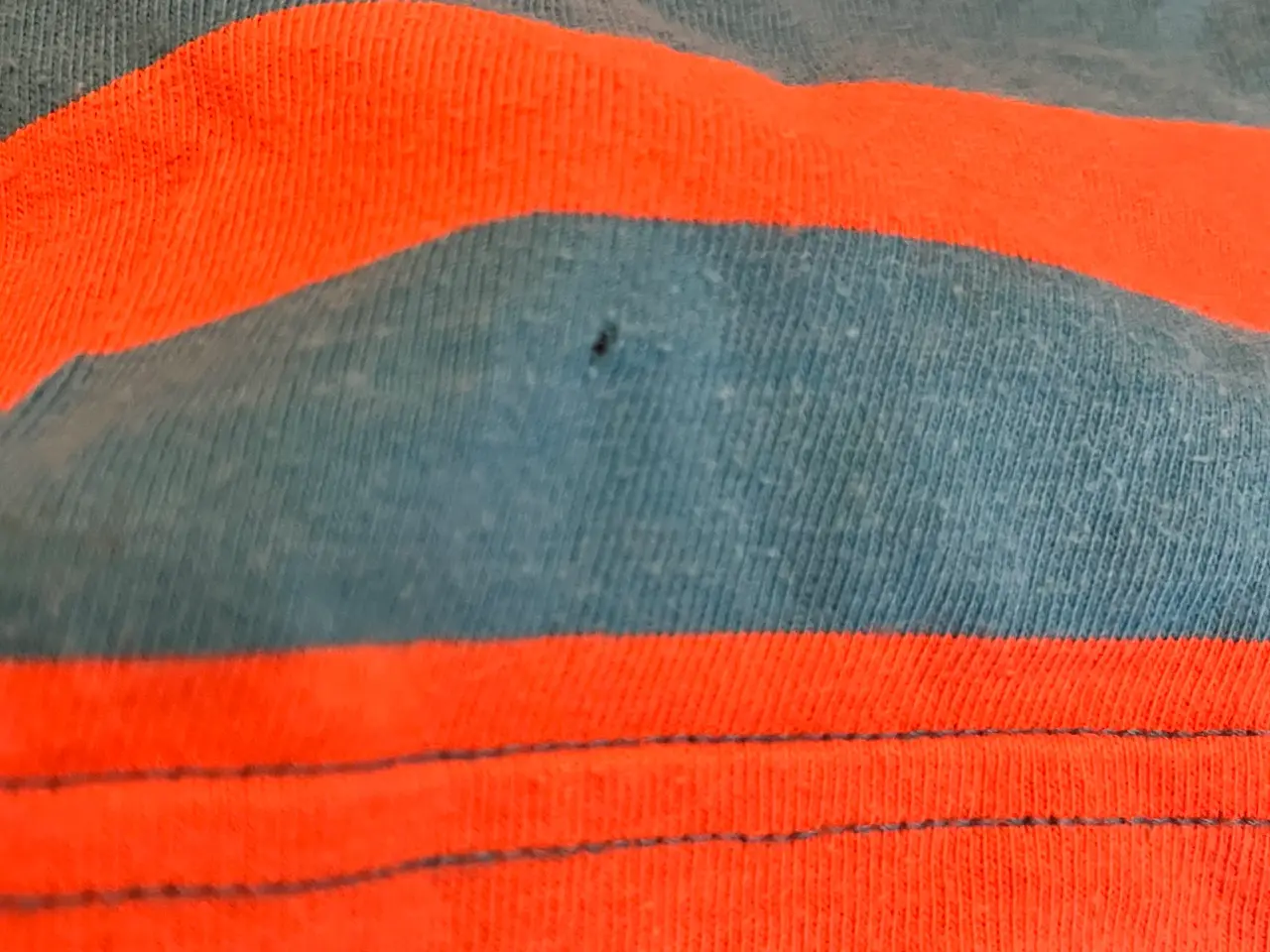 Billede 3 - T-shirt fra Hummel.