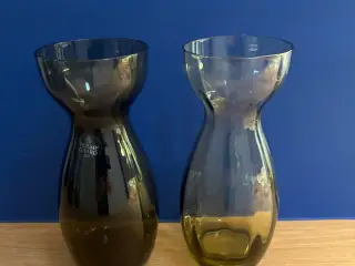 2 STK. HYACINTGLAS. HOLMEGÅRD.
