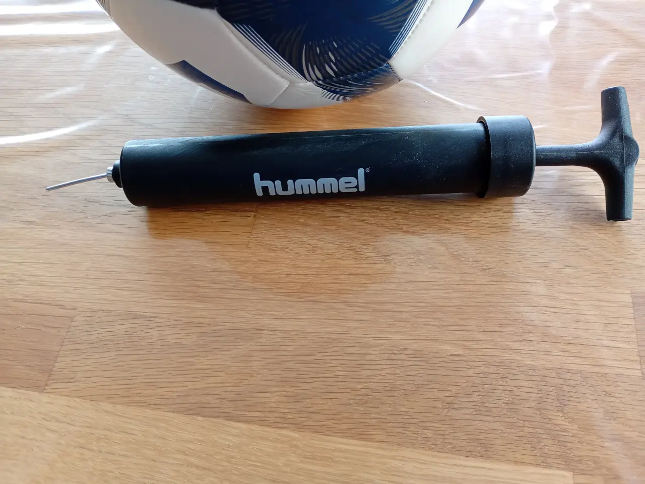 Billede 2 - Hummelfodbold med pumpe