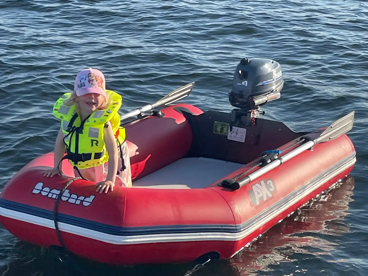 Billede 1 - Gummibåd m 4 hk motor brugt en gang!