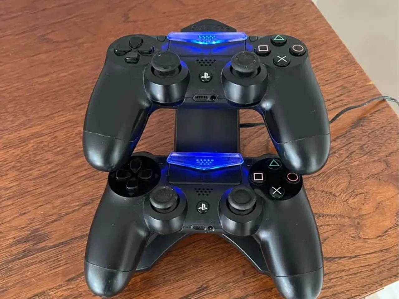 Billede 3 - Playstation 4 Med 2 Controllere