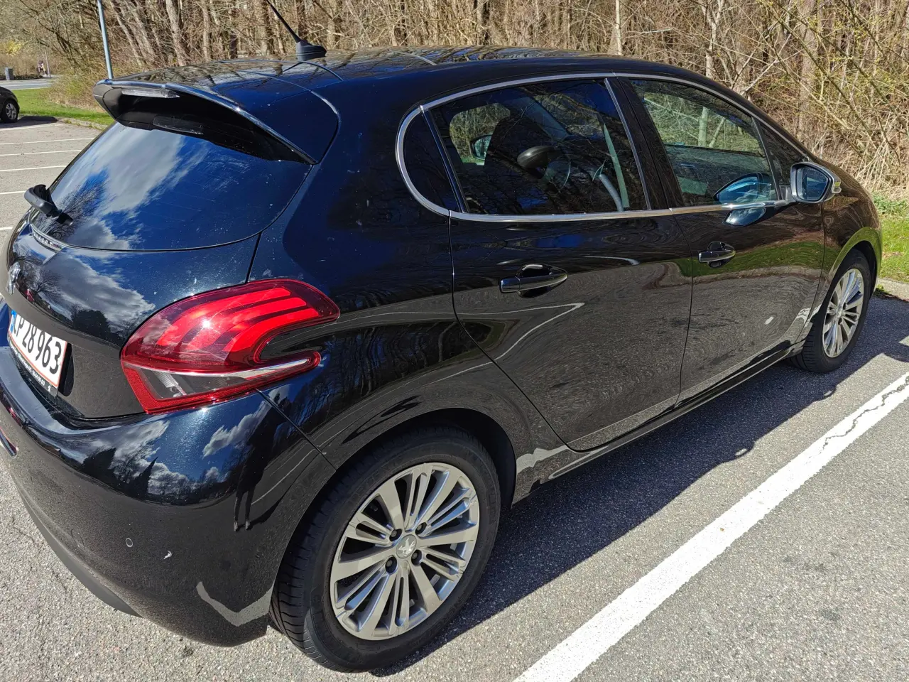 Billede 5 - Pæn og velholdt Peugeot 208
