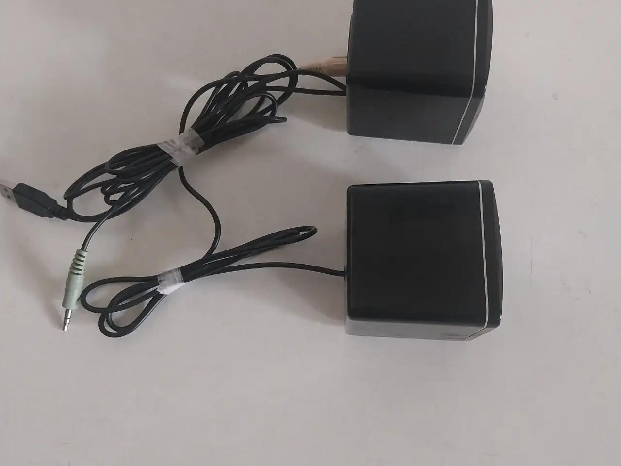 Billede 3 - Lumatron mini højtalere. 2 stk 