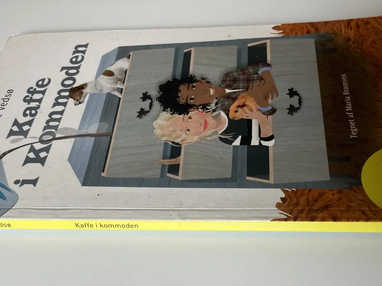 Billede 3 - Kaffe i kommoden. Af Mette Vedsø