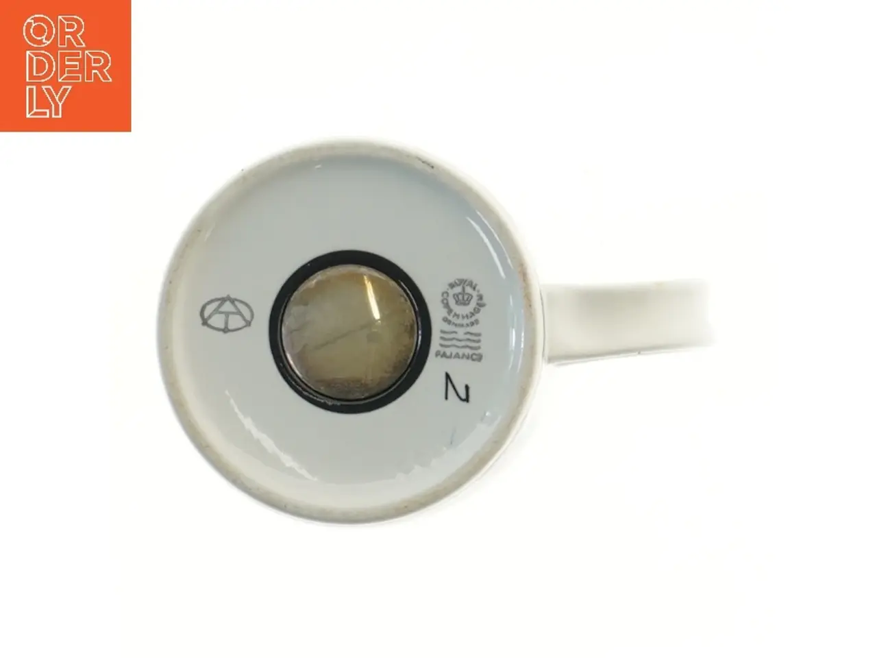 Billede 3 - Årskrus med årstal design fra Royal Copenhagen (str. Ø 10,5 cm længde 11,5 cm)