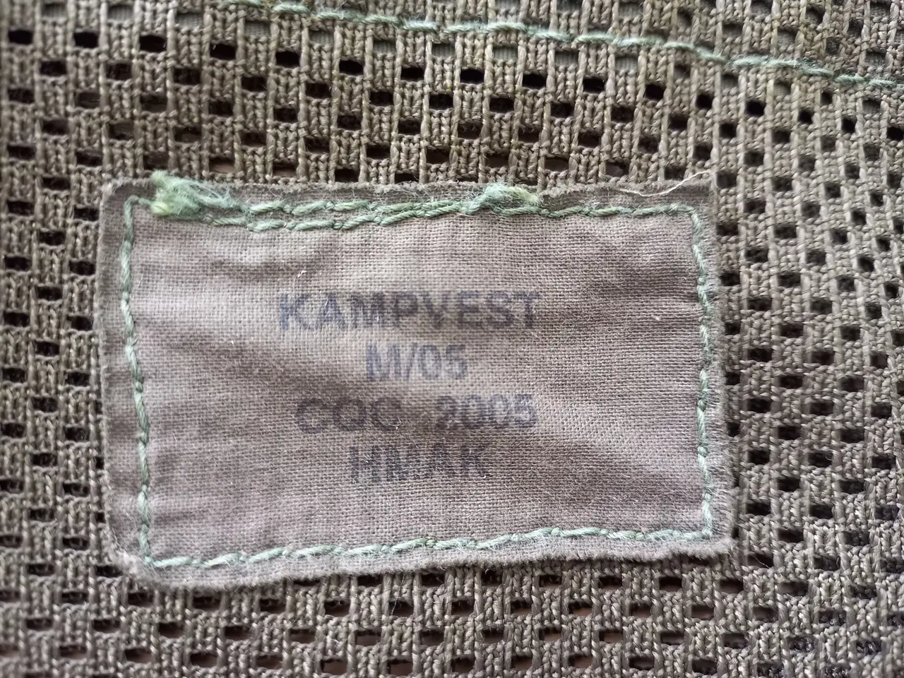 Billede 4 - Kampvest M/05 - M/84 – one size - brugt - militær