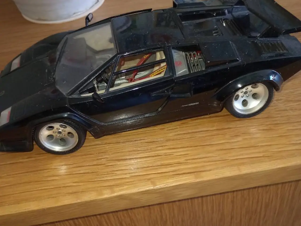 Billede 2 - modelbil Lamborghini countach i sort