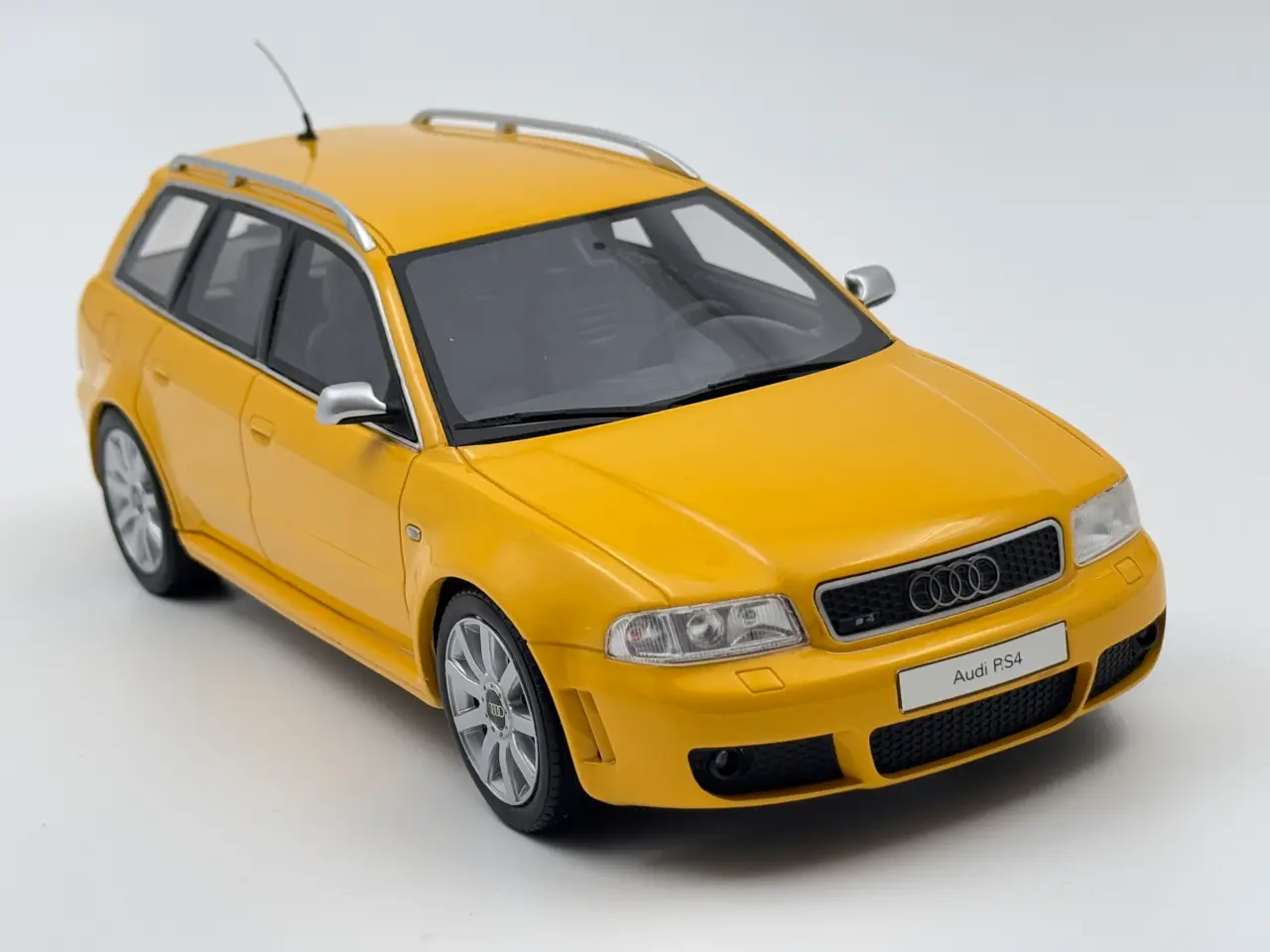Billede 4 - 1999 Audi RS4 Avant (B5) Imola Yellow - 1:18