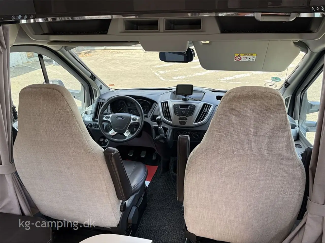 Billede 4 - 2019 - Chausson Flash 716 UNDER KLARGØRING - Rummelig Ford Chausson fra 2019 - 4 sovepladser med hæve-/sænkesystem