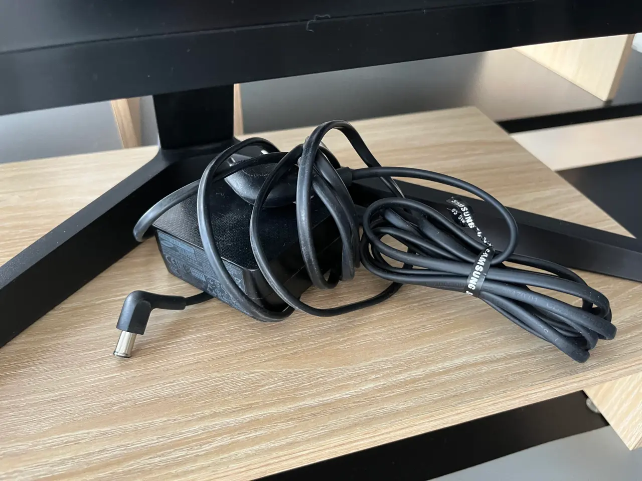 Billede 3 - Computerskærm SAMSUNG F24T358FHR