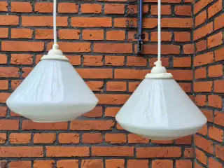 Perfekte retrolamper i hvidt opalglas