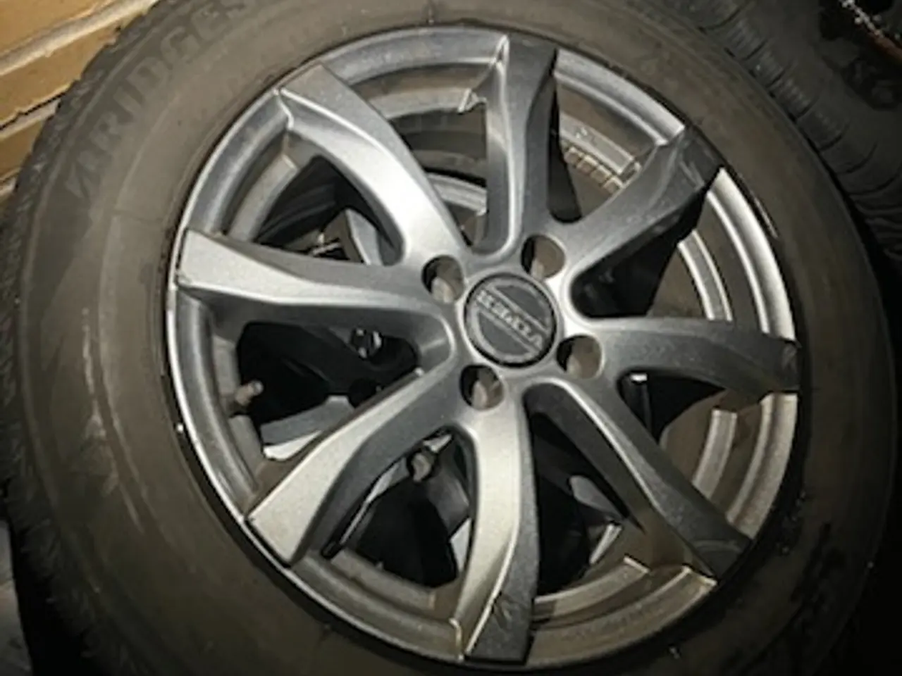 Billede 2 - Bridgestone alufælge med dæk