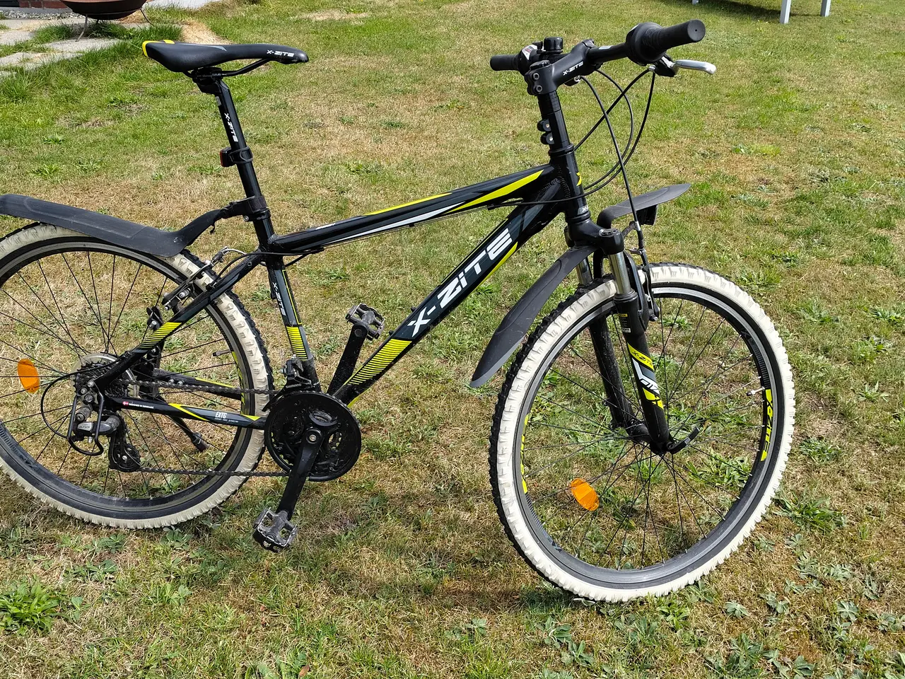 Billede 4 - Mountainbike 26". Sort med neongule afmærkninger