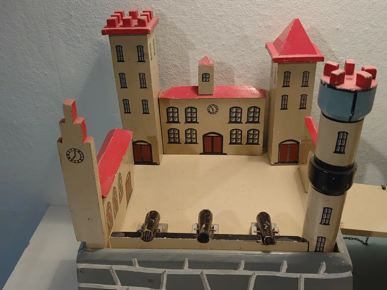 Billede 2 - Fængselslegetøj: Ridderborg fra omkring 1930