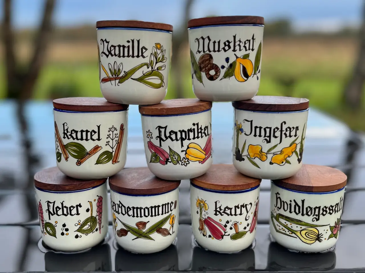 Billede 1 - Knabstrup 'Pernille' krydderikrukker.