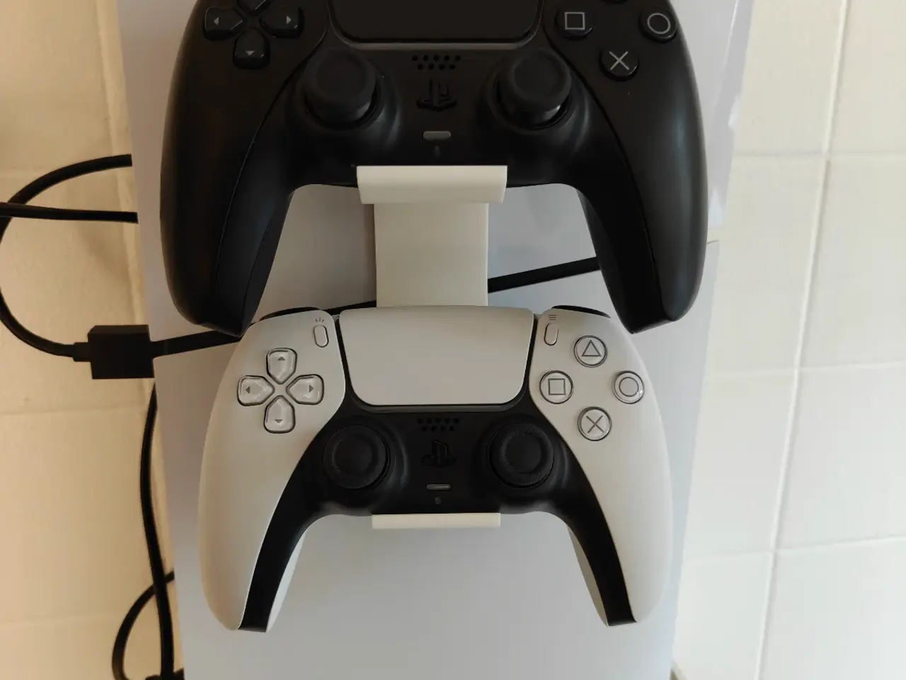 Billede 1 - PS5 Controller Holder – Stilren og praktisk opbeva