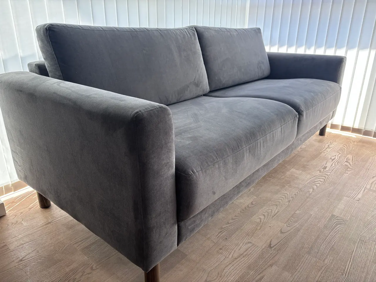 Billede 3 - Rigtig fin og lækker sofa