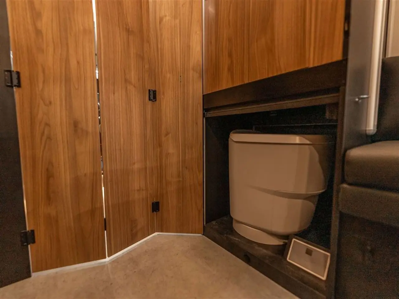 Billede 25 - 2026 - FURGOK X-LOUNGE 600+ LUKSUS VAN MED LOUNGE