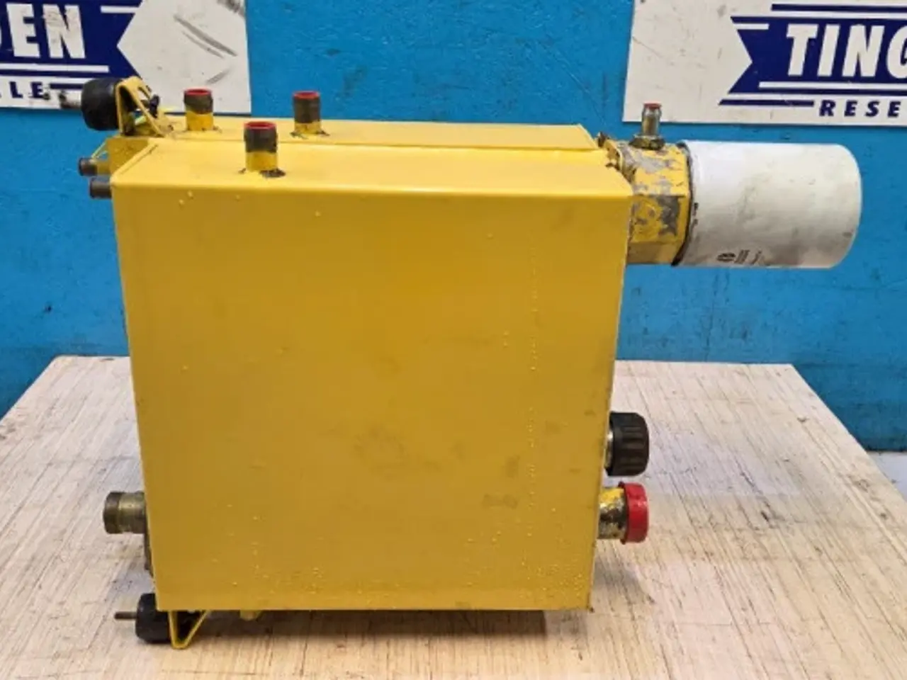 Billede 2 - New Holland TX68 Hydrauliktank 84000629