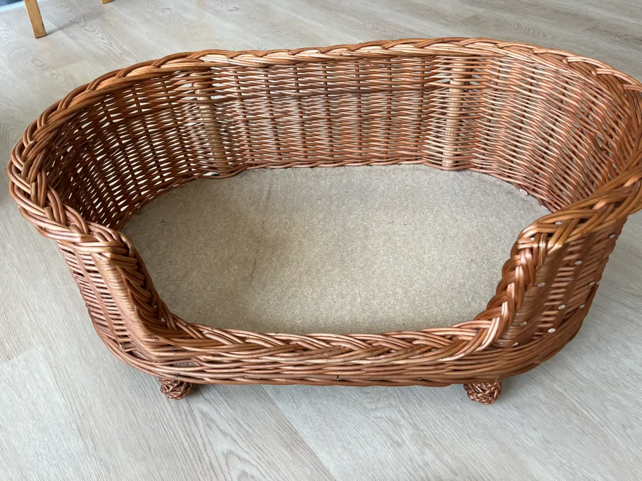 Billede 4 - Som ny flettet hundekurv