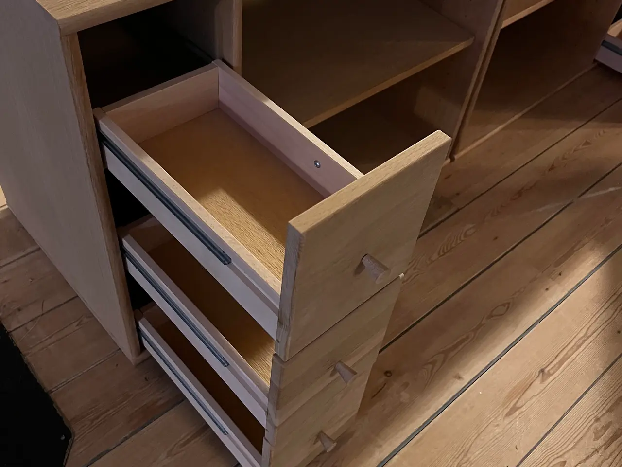 Billede 4 - TV møbel 2 sektioner med 3 skuffer i hver