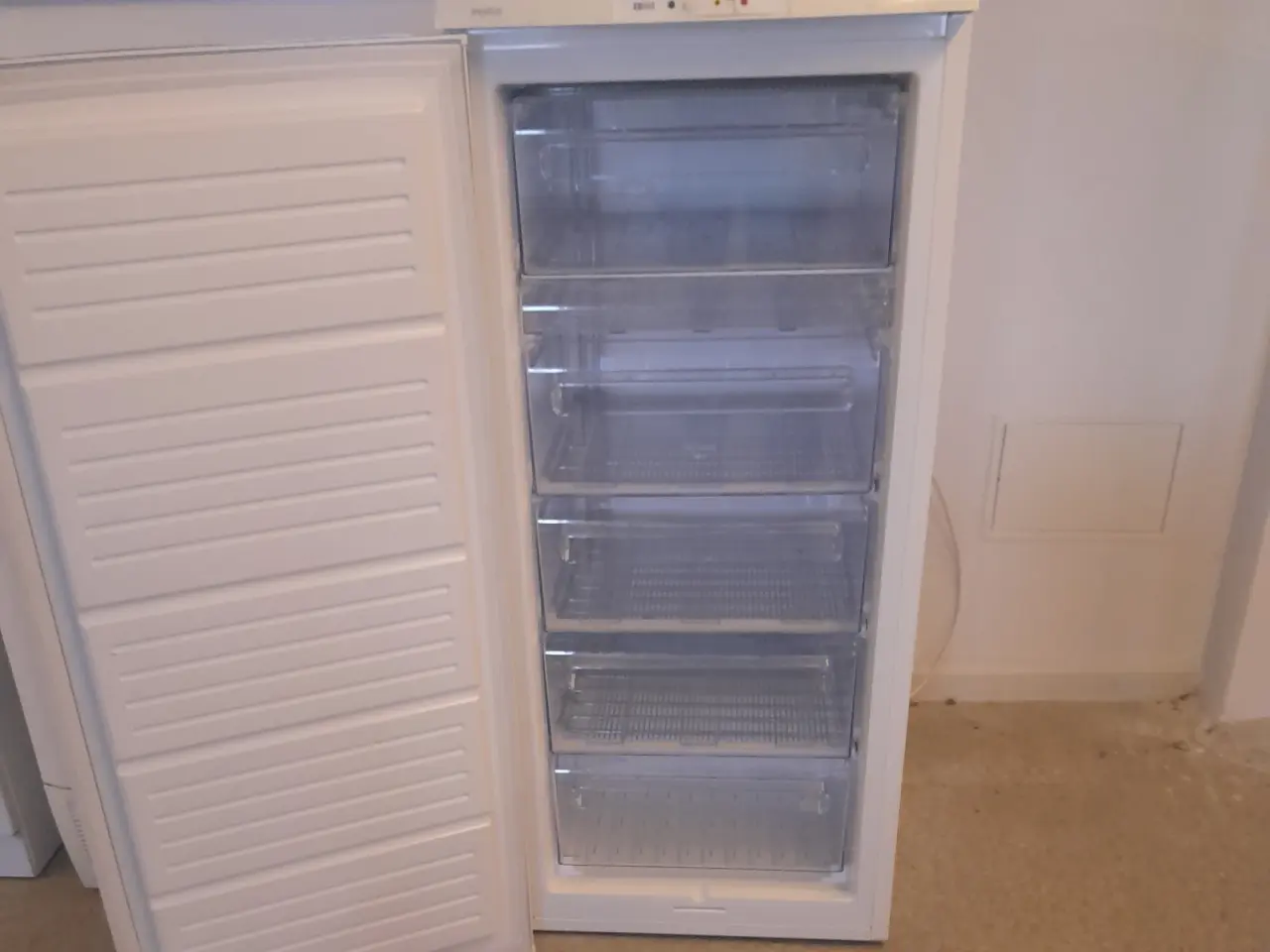 Billede 2 - Electrolux skabsfryser.
