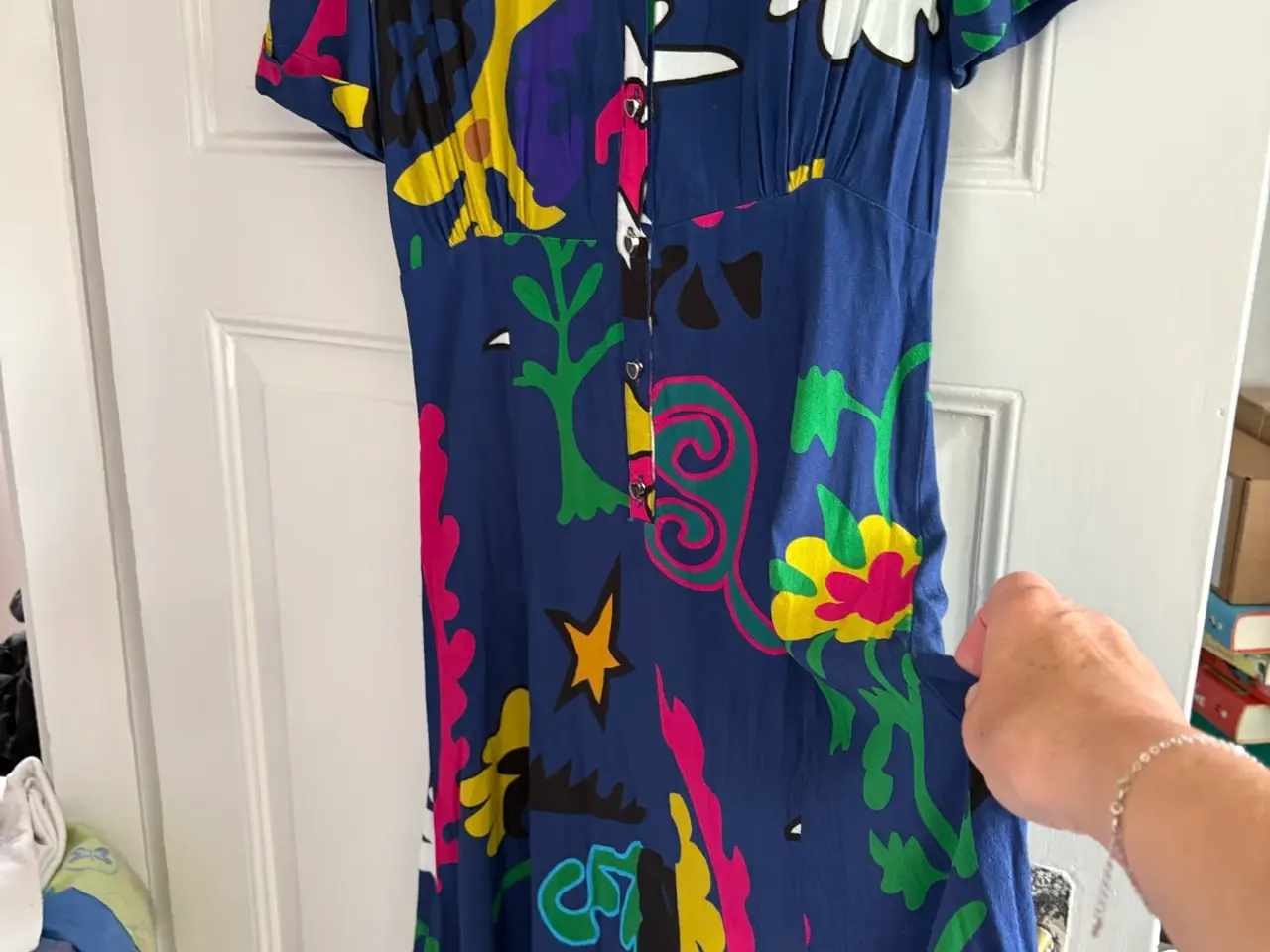 Billede 8 - Fin kjole fra Desigual. 