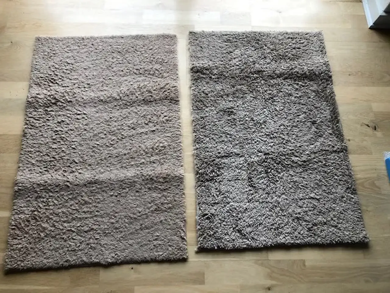 Billede 1 - badeværelsesforliggere, 2 stk beige